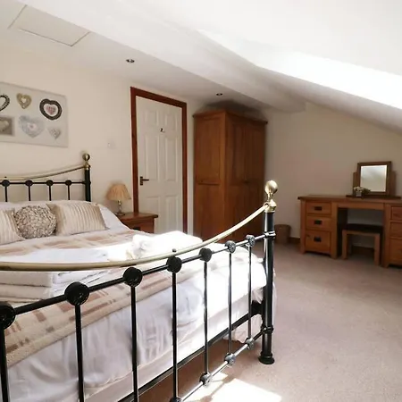 1 Friary Cottages,